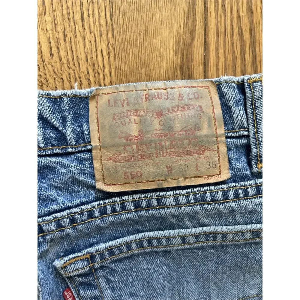 Vintage Levi’s 550 Jeans Relaxed Fit Men’s 32x36 Medium Wash Tapered Denim 1994